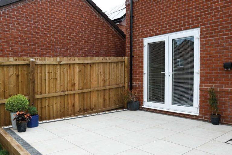 Norcros Rock-Tite “a hit” with landscapers
