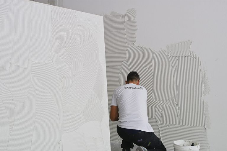 How to lay thin porcelain tiles the Kerakoll way