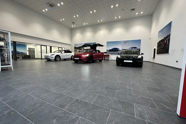 UltraTile and The Great Northern Tiling  Company achieve “car showroom excellence”