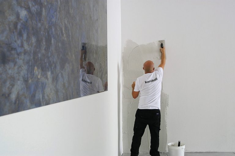 How to lay large format tiles “the Kerakoll way”