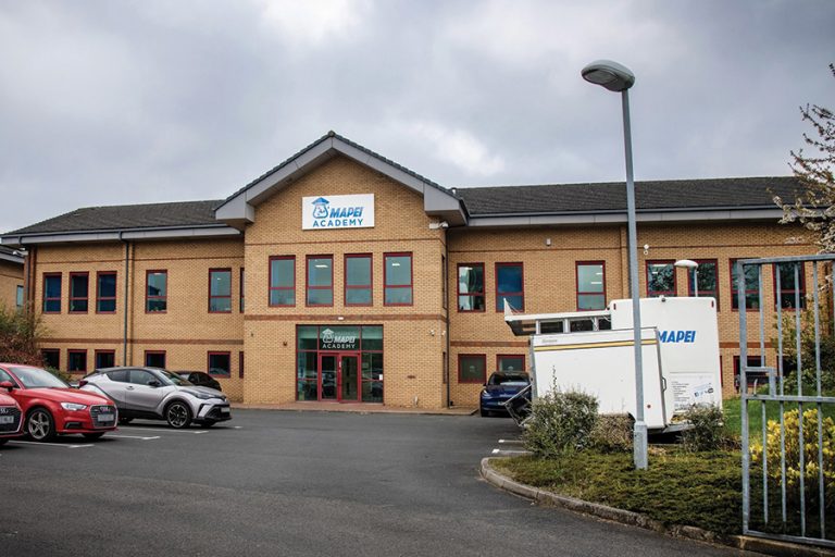 Mapei introduces large-format tile installation training course