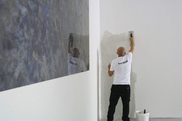 How to lay large format tiles the Kerakoll way